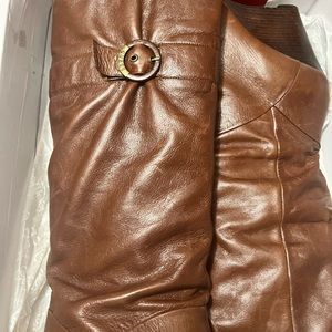 Women’s brown boots